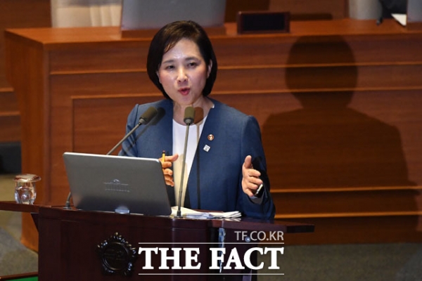 유은혜 부총리 겸 교육부 장관(사진:더팩트 제공)