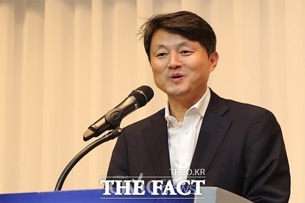 검찰은 유재수 부산시 경제부시장을 특정범죄가중처벌법상 뇌물수수 혐의로 소환 조사를 실시하고 있다(사진: 더 팩트 제공).