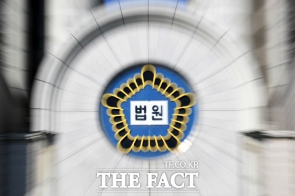 지난해 울산시장 선거에 개입한 의혹으로 공직선거법 위반 혐의를 받는 송병기 울산시 경제부시장이 31일 구속 전 피의자 심문(영장실질심사)를 받기 위해 법원에 출석했다(사진: 더 팩트 남용희 기자, 더 팩트 제공).