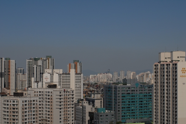 국토교통부는 분양가 상한제 적용과 관련한 경과조치를 3개월 연장한다고 밝혔다(사진: pixabay).