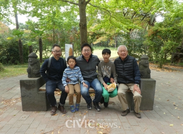 한림 공원은 개인 소유의 공원으로 야자수와 우거진 수풀로 덮여 있고 각종 볼거리가 많다(사진: 장원호 박사 제공).